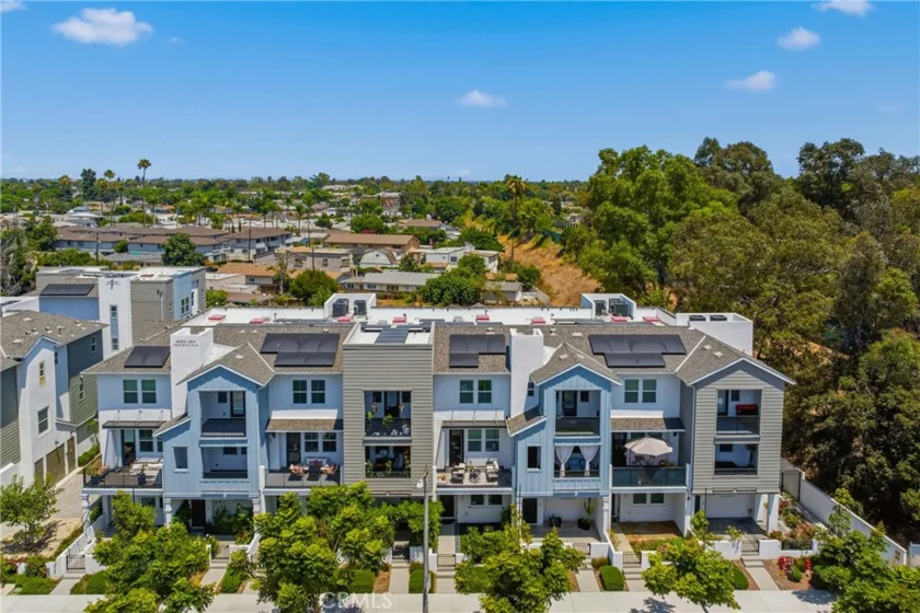 4810 Long Beach photo 1