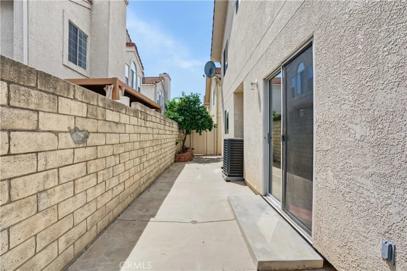18334 Keswick Street photo 35