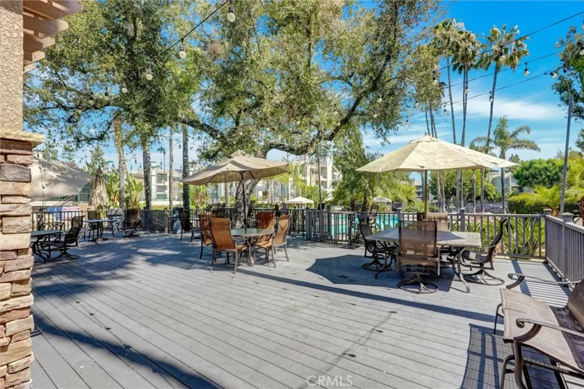 5545 Canoga Avenue #220 photo 33