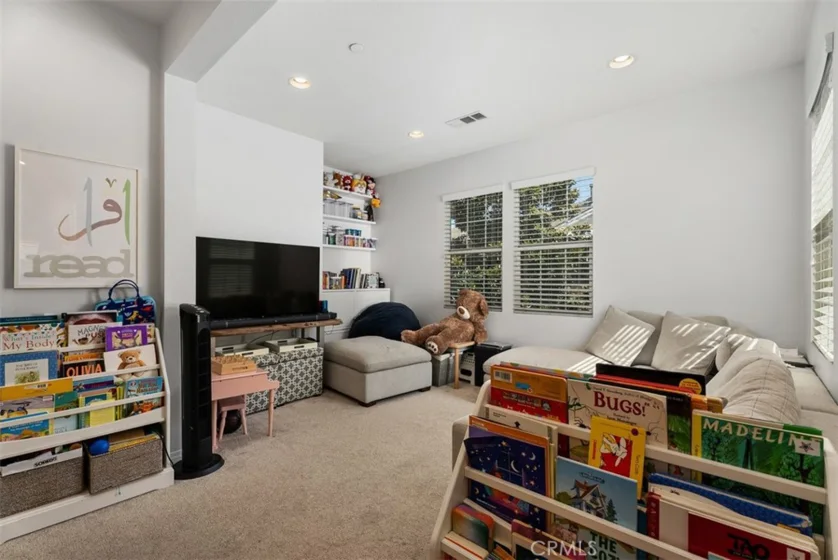 1487 Montgomery photo 29