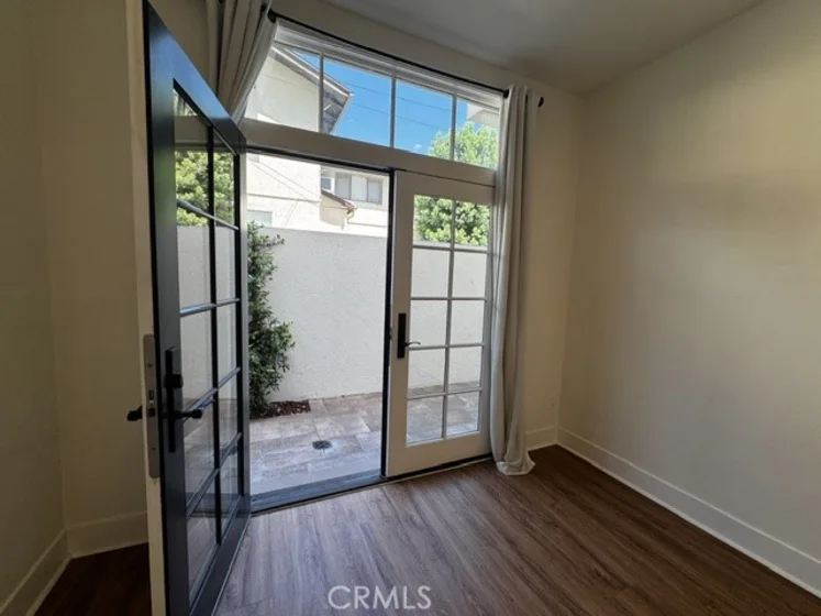 288 S Oakland photo 9