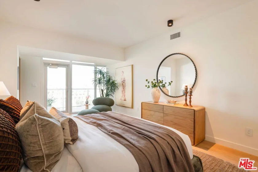 13600 Marina Pointe Drive #604 photo 15
