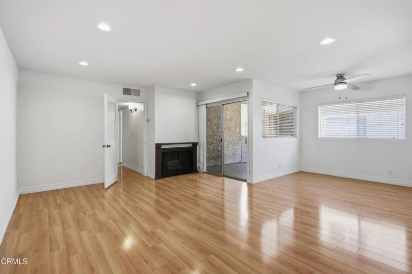 2386 E Del Mar Boulevard #220 photo 4