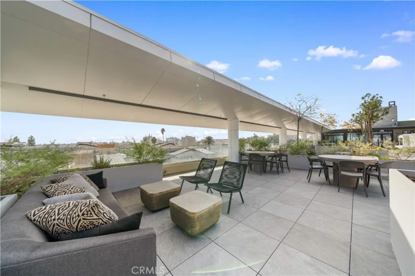 218 N El Molino Avenue #303 photo 24