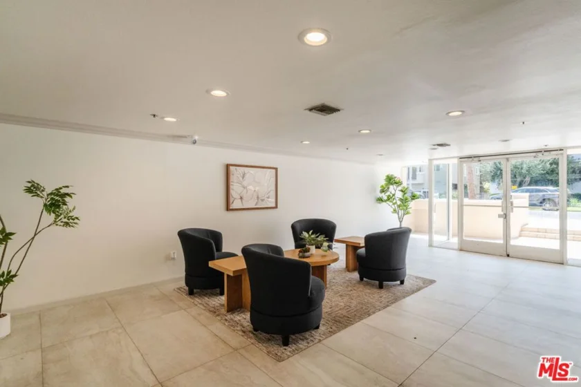 11855 Goshen Avenue #104 photo 37