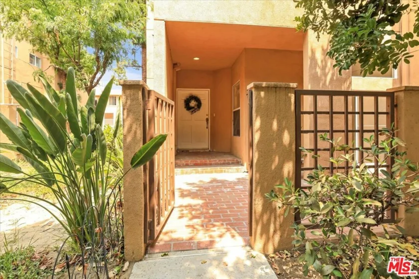 18730 Hatteras Street #27 photo 1