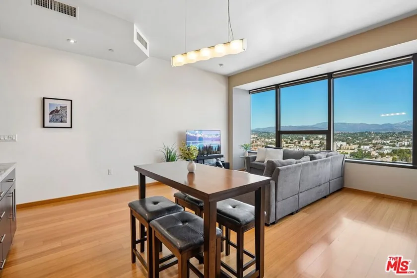 1100 Wilshire Boulevard #2105 photo 3