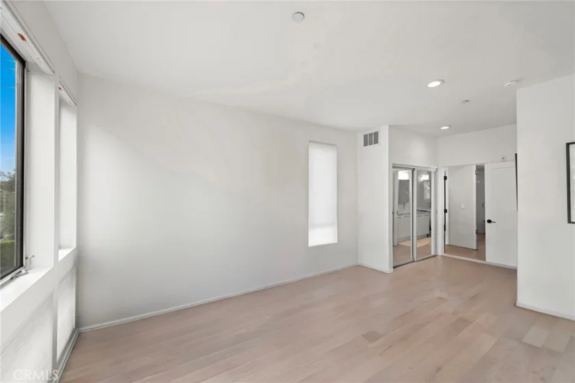 4151 Redwood Avenue #106 photo 10