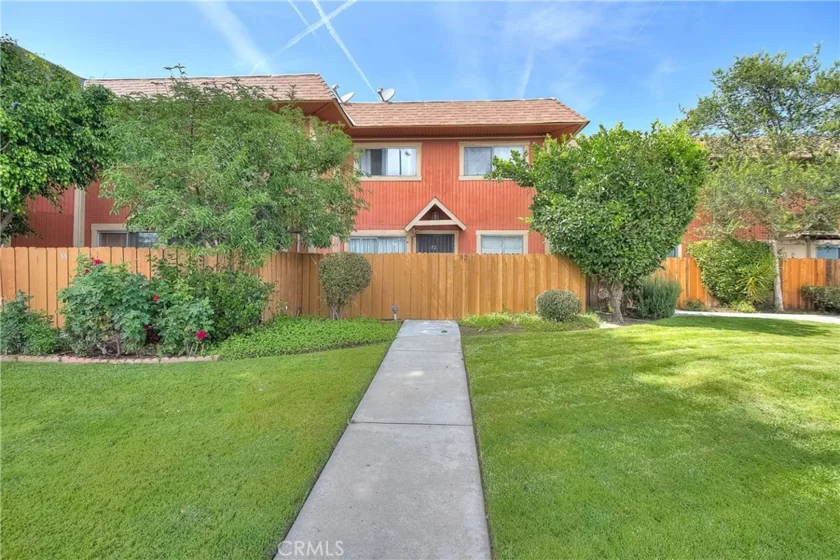 14265 Terra Bella Street #32 photo 2
