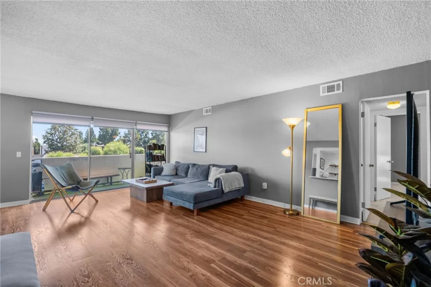 5454 Zelzah Avenue #309 photo 5