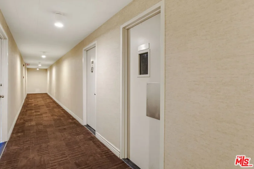 4455 Los Feliz Boulevard #1105 photo 29
