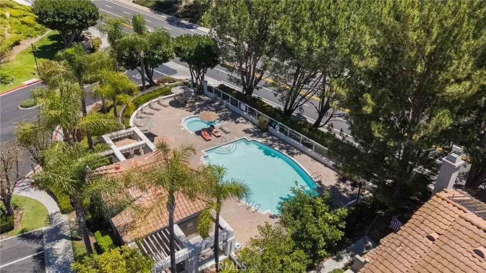 133 California Court photo 34