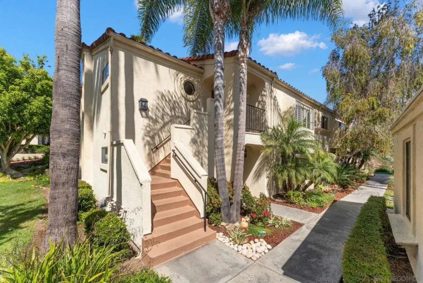 3118 Vista Grande photo 1