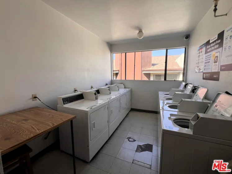 6323 Reseda Boulevard #44 photo 24