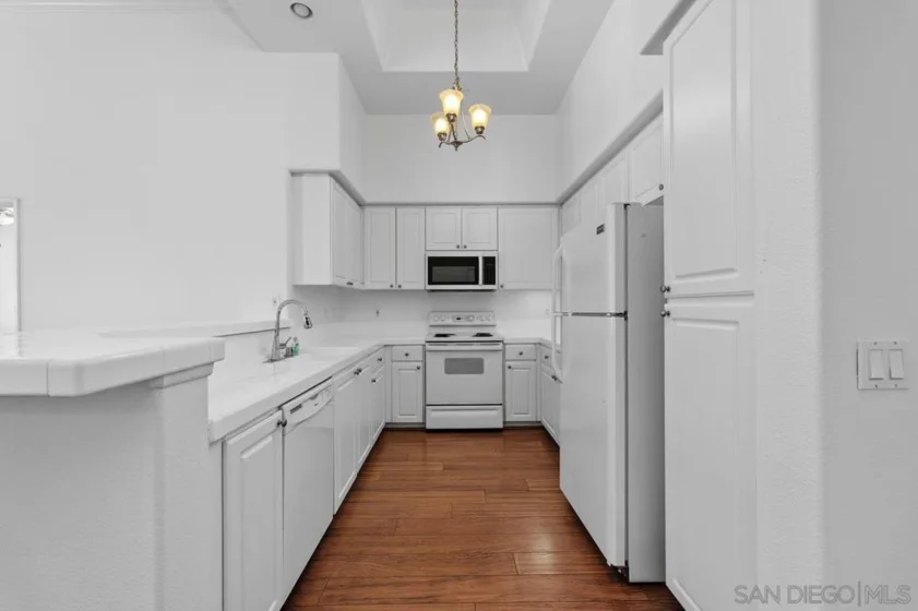 9229 Regents #L427 photo 9