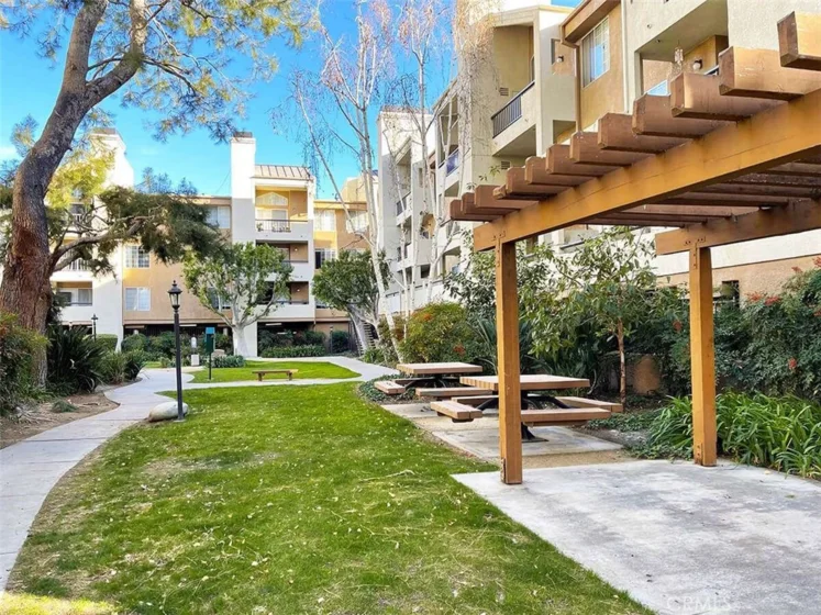 5545 Canoga Avenue #220 photo 22