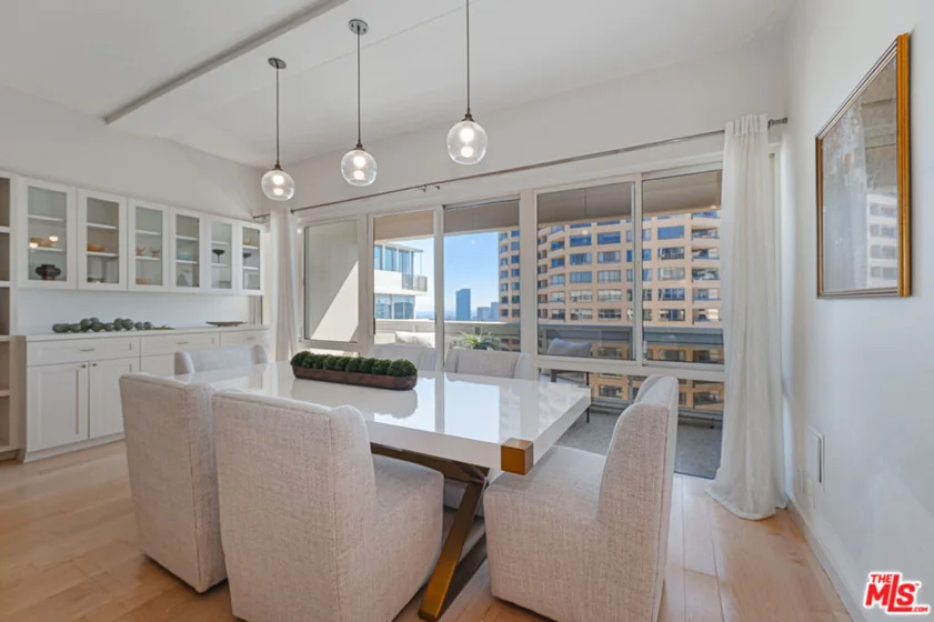 10445 Wilshire Boulevard #1402 photo 10