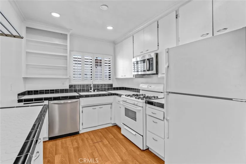1840 Camden #202 photo 3