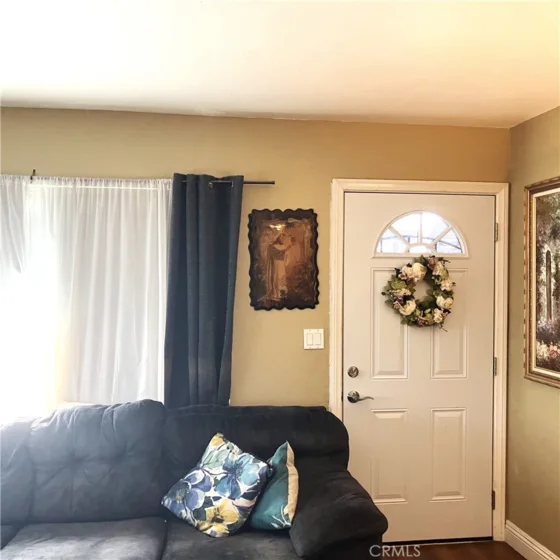 1122 S Dover photo 3