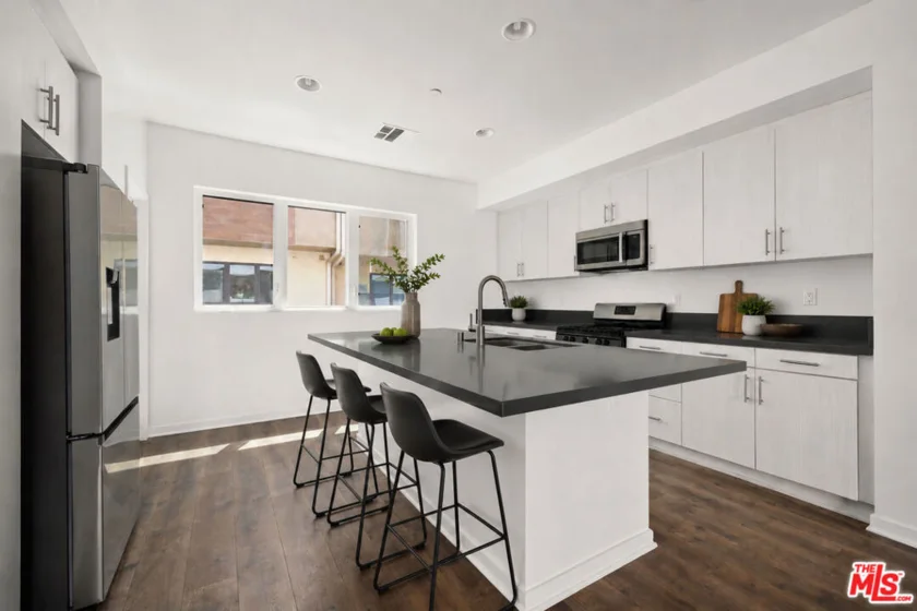 2930 Rowena Avenue #2 photo 9