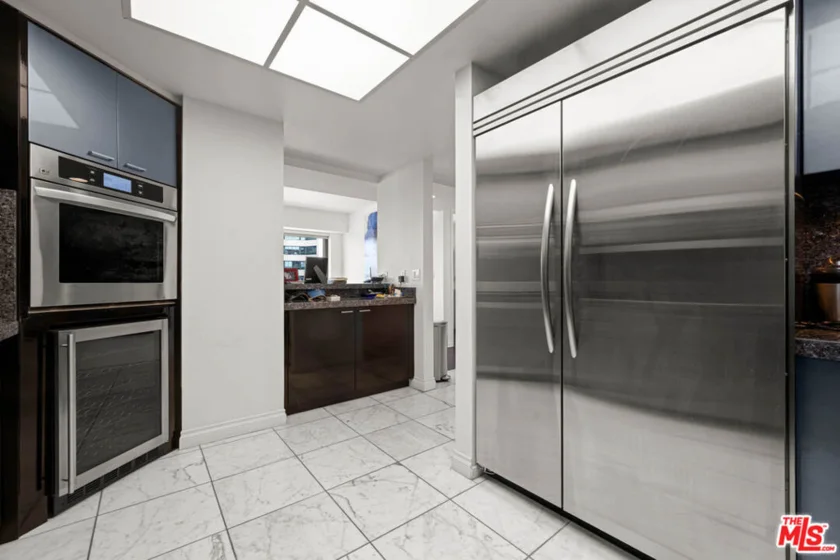 10520 Wilshire Boulevard #802 photo 6