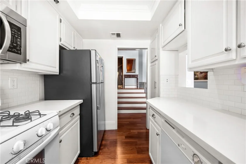 1022 S Marengo #5 photo 12