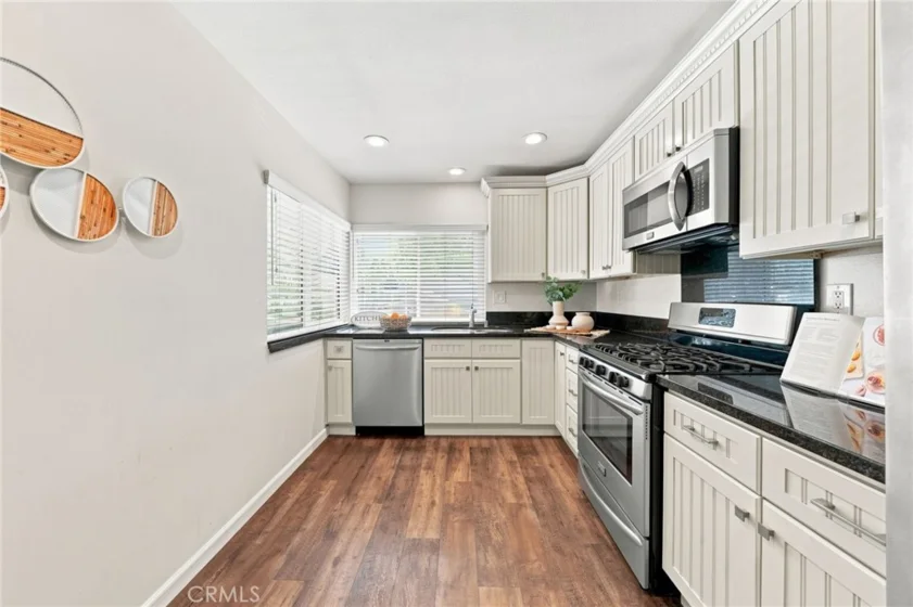 2536 Coventry photo 7
