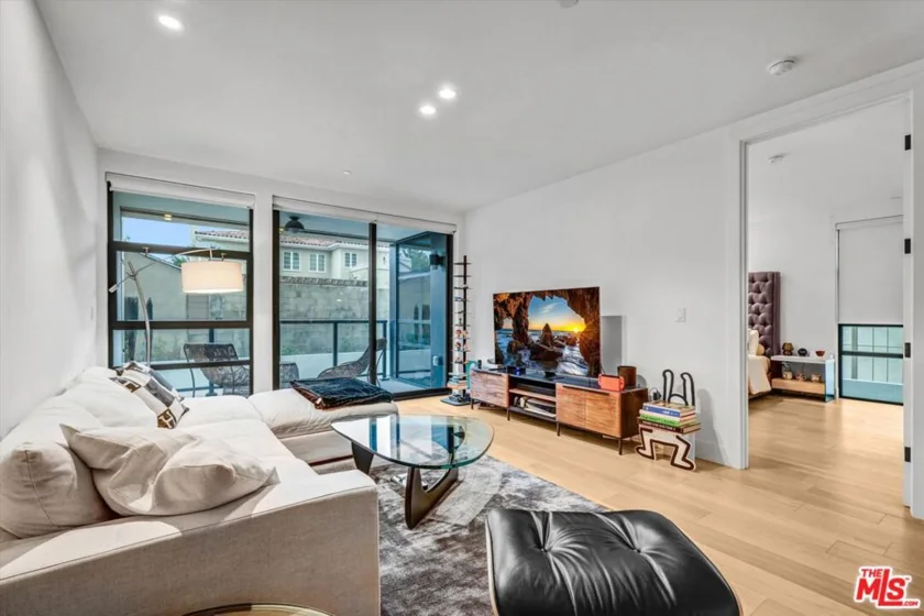 10777 Wilshire Boulevard #209 photo 63