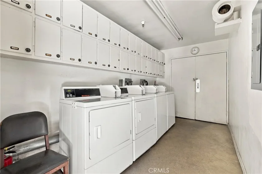 215 N Kenwood Street #303 photo 17