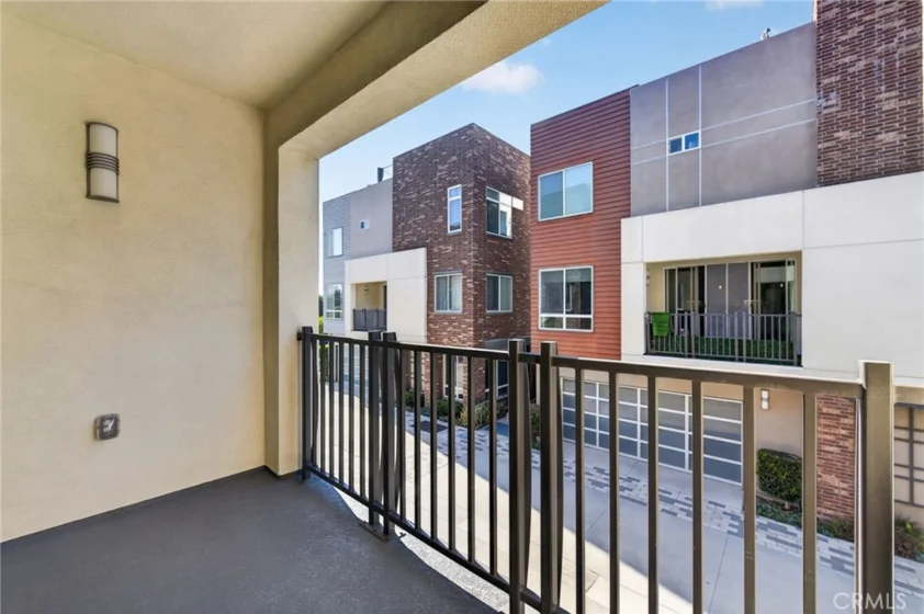 821 Brickyard photo 36