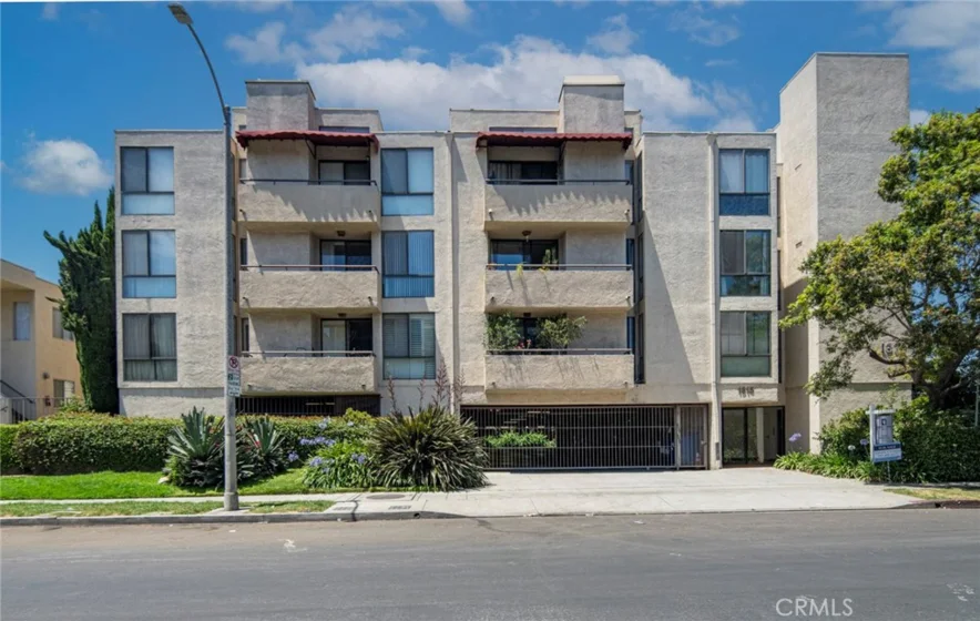 1815 Glendon Avenue #103 photo 1
