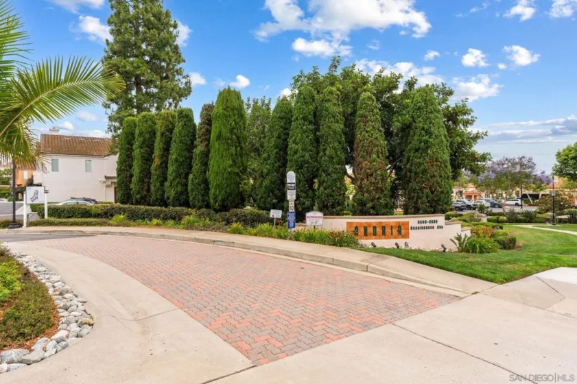 5572 Renaissance Avenue #3 photo 26