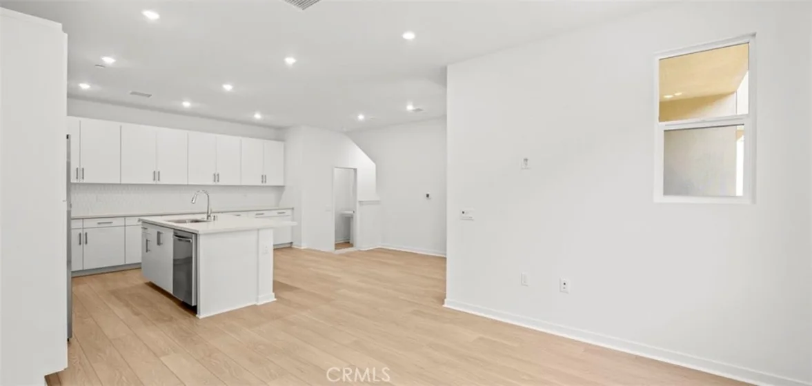 107 S Laxore Street #404 photo 5