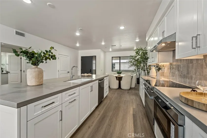 24722 Del Prado #302 photo 15