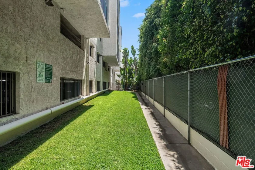 1230 Horn Avenue #200 photo 12