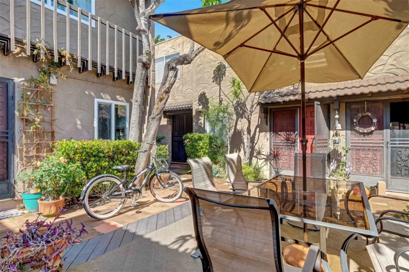 1127 Thomas Avenue #8 photo 1