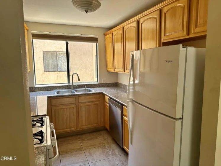 21054 Parthenia Street #3 photo 4