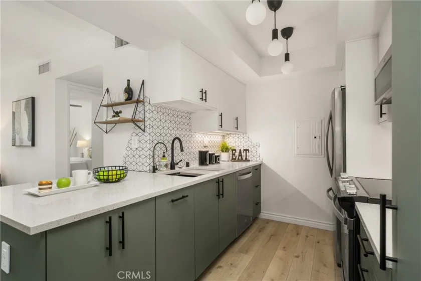 1351 N Crescent Heights Boulevard #313 photo 9