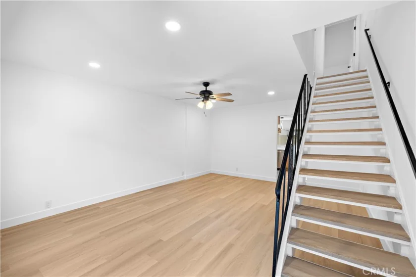655 W 6th #A photo 3