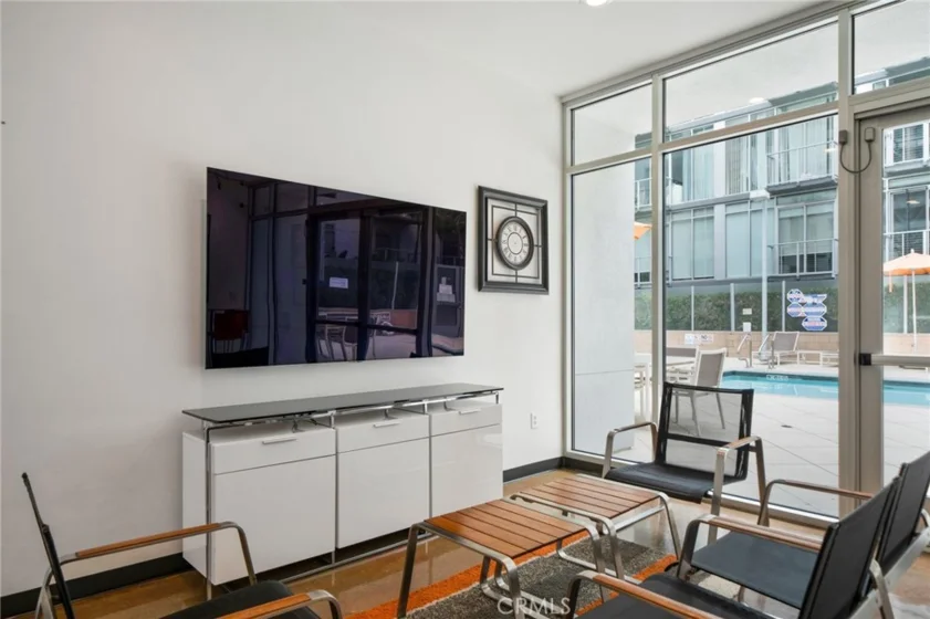 645 W 9th Street #424 photo 27
