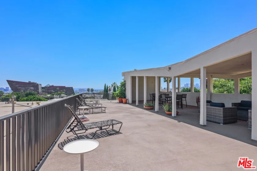 960 Larrabee Street #328 photo 19