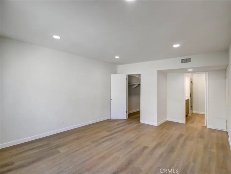 4915 Tyrone #325 photo 21