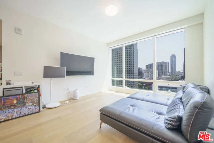877 Francisco Street #1208 photo 32