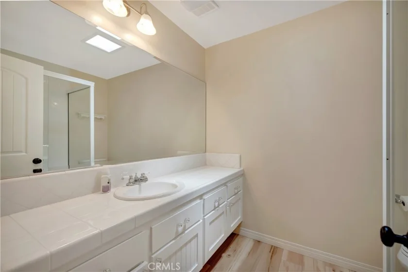 19-G Van Ness Court photo 20