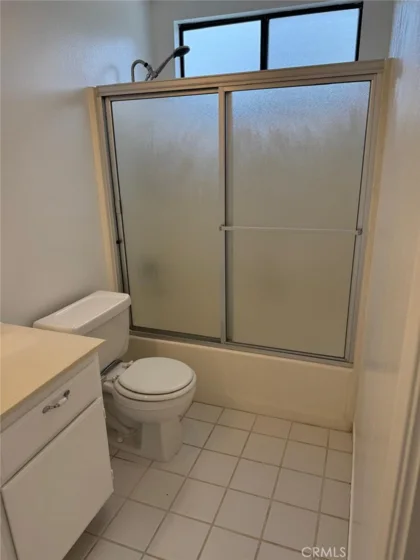 17800 Burbank #204 photo 10