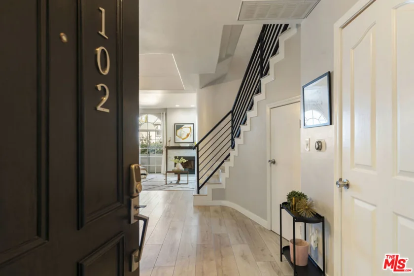 5848 W Olympic Boulevard #102 photo 2