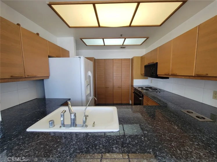 1310 E Ocean #905 photo 20