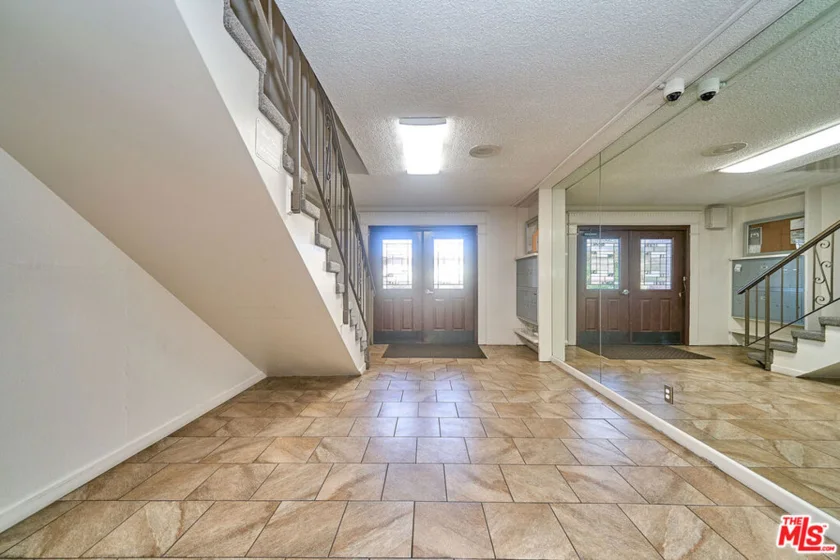 5437 Corteen Place #212 photo 21