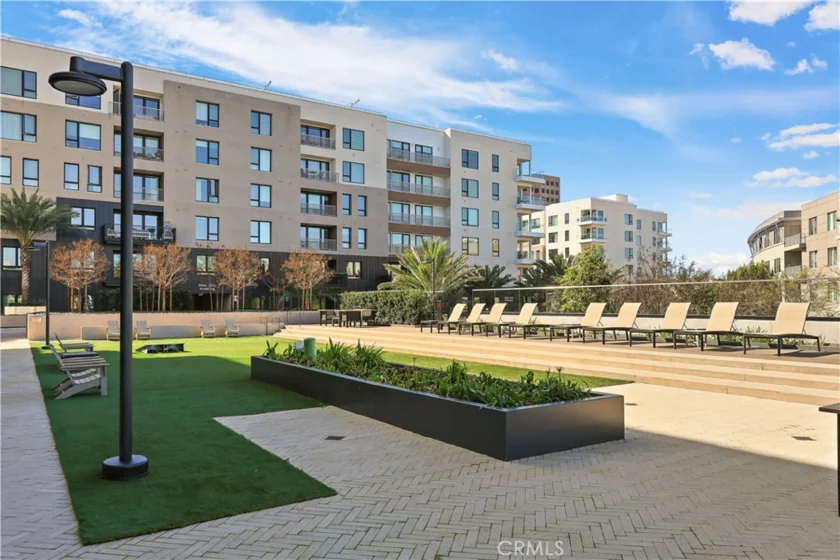 3700 Rivington photo 45