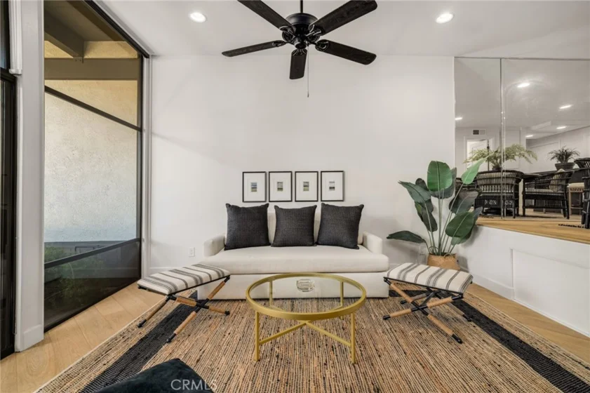 6112 N Marina Pacifica photo 4